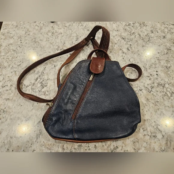 Ladies Small Vera Pelle Navy Blue Leather Backpack Shoulder Bag - Picture 10 of 13